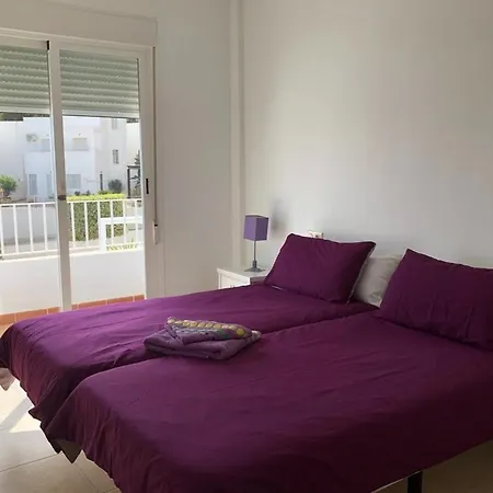 Apartamento Oasis 4 - - Sleeps 4 *